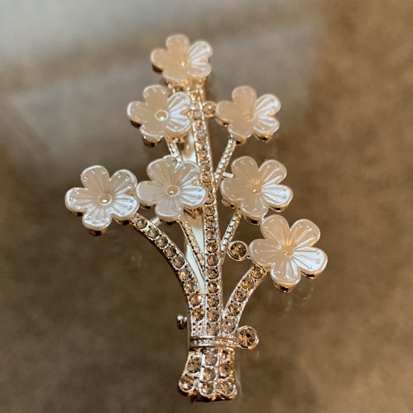 Gorgeous Flower Hair Clips - Picture 9 of 16